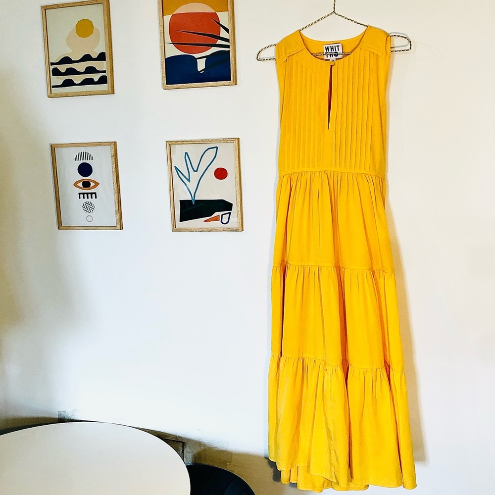Anthropologie (Whit Two) - Yellow/Button/Low Cut